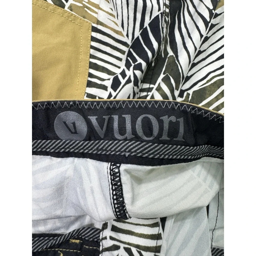 Vuori Cruise Boardshorts Mens 30 Floral Swim Shorts V314 Beach Surf Trunks